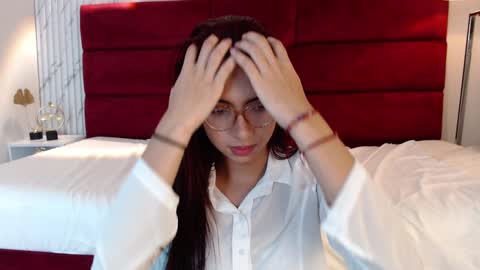 Snapshot of sarasaenz_99 chatting on 01/30/25, 11:02 Sara online show from 01/30/25, 11:02