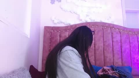 sarastonesx online show from 01/10/25, 09:44