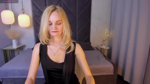 Sara online show from 09/11/25, 01:33