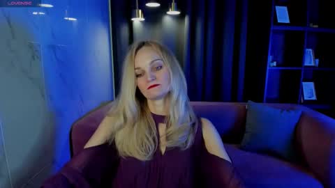 Sara online show from 09/16/25, 01:34