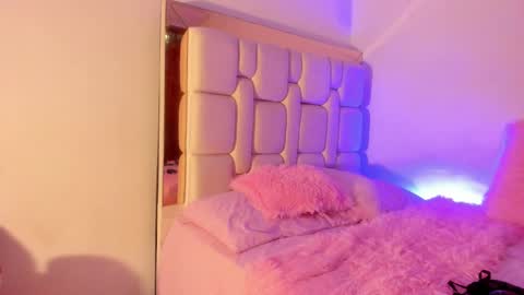 Snapshot of saratorresxx chatting on 01/09/25, 04:41 Sara online show from 01/09/25, 04:41