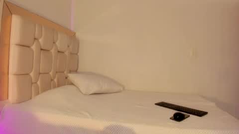 Snapshot of saratorresxx chatting on 02/26/25, 03:08 Sara online show from 02/26/25, 03:08