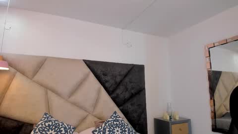      online show from 10/25/25, 01:02