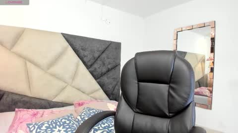      online show from 11/13/25, 01:59