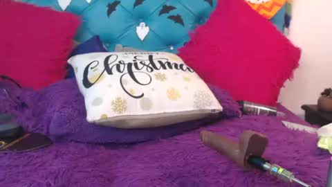 Sara Wills online show from 10/16/25, 02:18