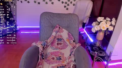 saray__jones online show from 01/08/25, 12:37