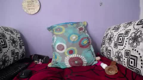 Snapshot of saraykalath chatting on 01/13/25, 08:37 sara online show from 01/13/25, 08:37