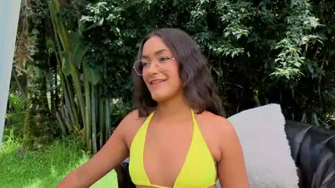 sarazuletaa online show from 04/22/26, 03:24