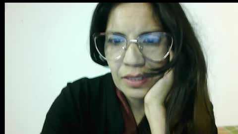 Snapshot of sarenis chatting on 10/17/25, 03:31 Sarenis online show from 10/17/25, 03:31