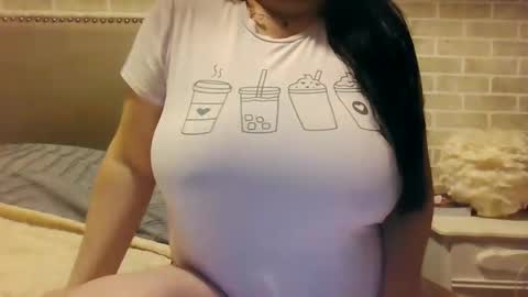 Snapshot of saretta46 chatting on 12/10/24, 01:32 Sara online show from 12/10/24, 01:32