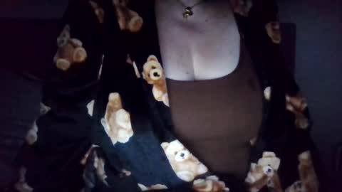 Snapshot of saretta46 chatting on 12/17/25, 12:38 Sara online show from 12/17/25, 12:38