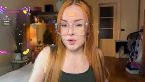 Veronika online show from 10/25/25, 04:46