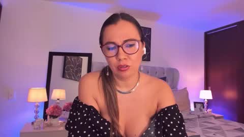 sarha online show from 10/21/25, 02:07