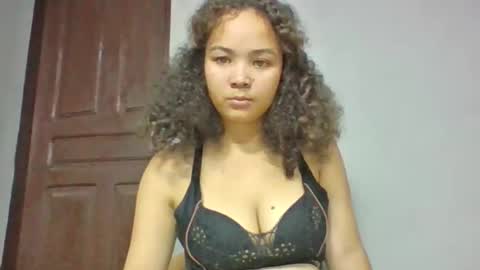 Snapshot of sarhon917962 chatting on 05/13/26, 05:43 sarhon917962 online show from 05/13/26, 05:43