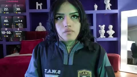 Sari  online show from 10/26/25, 09:21