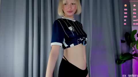 Snapshot of sarilit chatting on 06/20/26, 02:14 Your Selena 3 online show from 06/20/26, 02:14