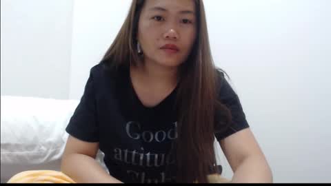 Snapshot of sarisunshine chatting on 10/27/25, 04:49 Alexa online show from 10/27/25, 04:49