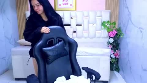 Snapshot of sarita_09_s chatting on 07/14/26, 10:21 Sara online show from 07/14/26, 10:21