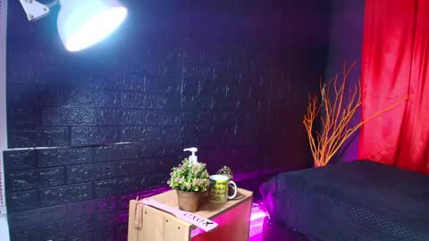 Snapshot of sarita_moller chatting on 12/29/24, 06:35 Sarita Moller  online show from 12/29/24, 06:35