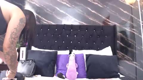 Sara online show from 04/24/26, 06:10