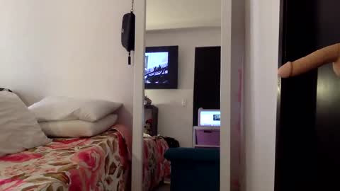 Snapshot of saritah_r chatting on 01/29/25, 09:28 saritha online show from 01/29/25, 09:28