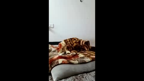 saroj631102 online show from 05/15/26, 07:54