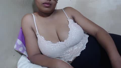 saronette online show from 01/28/25, 09:41