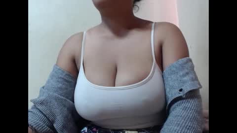 saronette online show from 10/13/25, 05:51