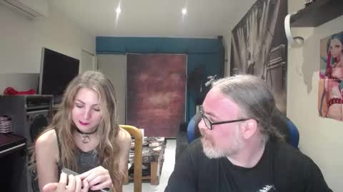 Giselle and Jay online show from 10/09/25, 06:22