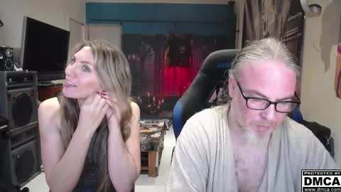 Giselle and Jay online show from 10/28/25, 07:12