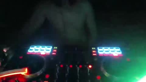 Snapshot of sasch1982h chatting on 12/16/25, 01:43 sasch1982h online show from 12/16/25, 01:43