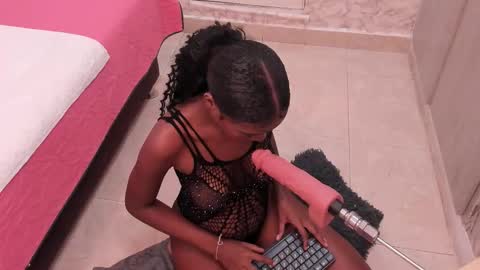 Sasha  online show from 12/05/25, 08:05