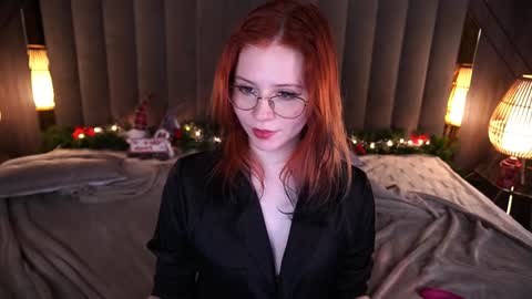 Snapshot of sasha_exclusive chatting on 12/19/24, 12:01 Sasha Exclusive online show from 12/19/24, 12:01