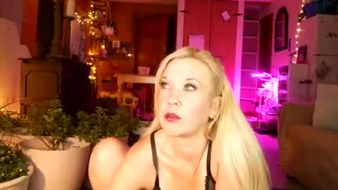 Snapshot of sasha_love__ chatting on 06/14/26, 02:24 sasha_love__ online show from 06/14/26, 02:24