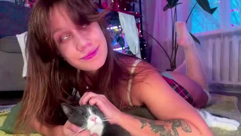 Alexandra Sasha in short online show from 11/13/25, 06:45