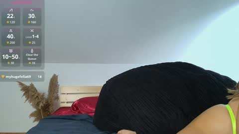 Snapshot of sasha_silk chatting on 12/02/25, 08:37 Sasha Silk online show from 12/02/25, 08:37