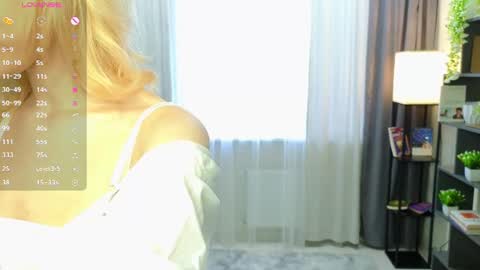 Snapshot of sashablonde_ chatting on 07/17/26, 07:04 Sasha online show from 07/17/26, 07:04