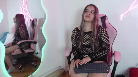 sashajones06 online show from 01/16/25, 01:04