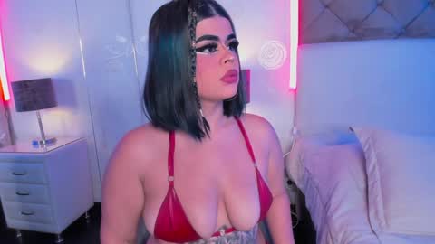 selene  online show from 02/04/25, 08:06