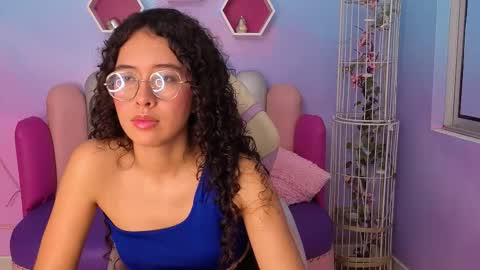 SashaMonroee  online show from 10/31/25, 12:00