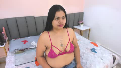 Manuela  online show from 02/04/25, 11:27
