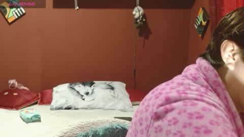 Snapshot of sasharosee_ chatting on 11/18/25, 01:04 S A S H A R O S E online show from 11/18/25, 01:04