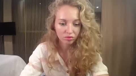 Sasha online show from 10/13/25, 01:44