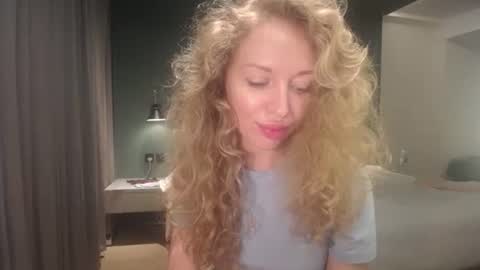 Sasha online show from 11/06/25, 11:33