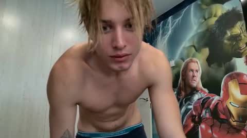Snapshot of sashenkka chatting on 06/18/26, 04:24 Sasha -- online show from 06/18/26, 04:24