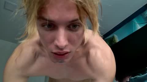 Snapshot of sashenkka chatting on 06/25/26, 06:29 Sasha -- online show from 06/25/26, 06:29