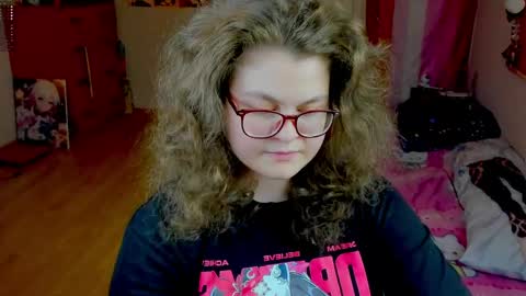 Snapshot of sashy_way chatting on 05/18/26, 09:31 .Alexandra online show from 05/18/26, 09:31