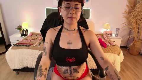 saskia_vellour online show from 05/14/26, 07:20