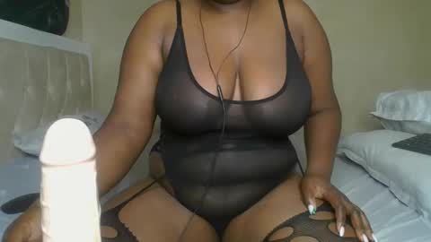 sassie_bee online show from 12/09/24, 11:34