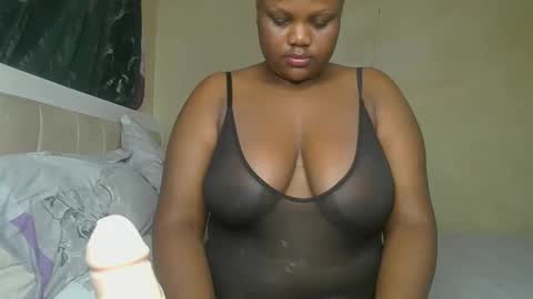 sassie_bee online show from 12/12/24, 03:21